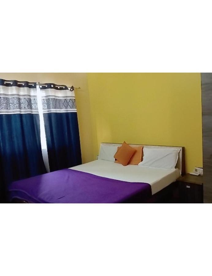 Hotel Adarsh, Удджайн Экстерьер фото
